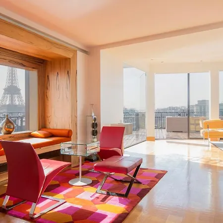 Luxury Eiffel Tower In Apartment *