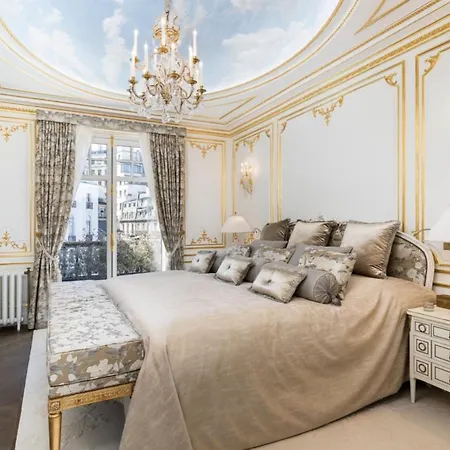 Luxury Eiffel Tower In