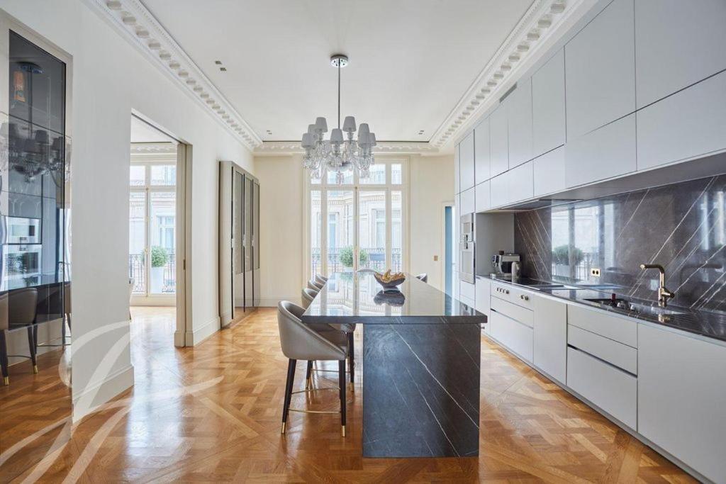 Luxury Eiffel Tower In Appartamento